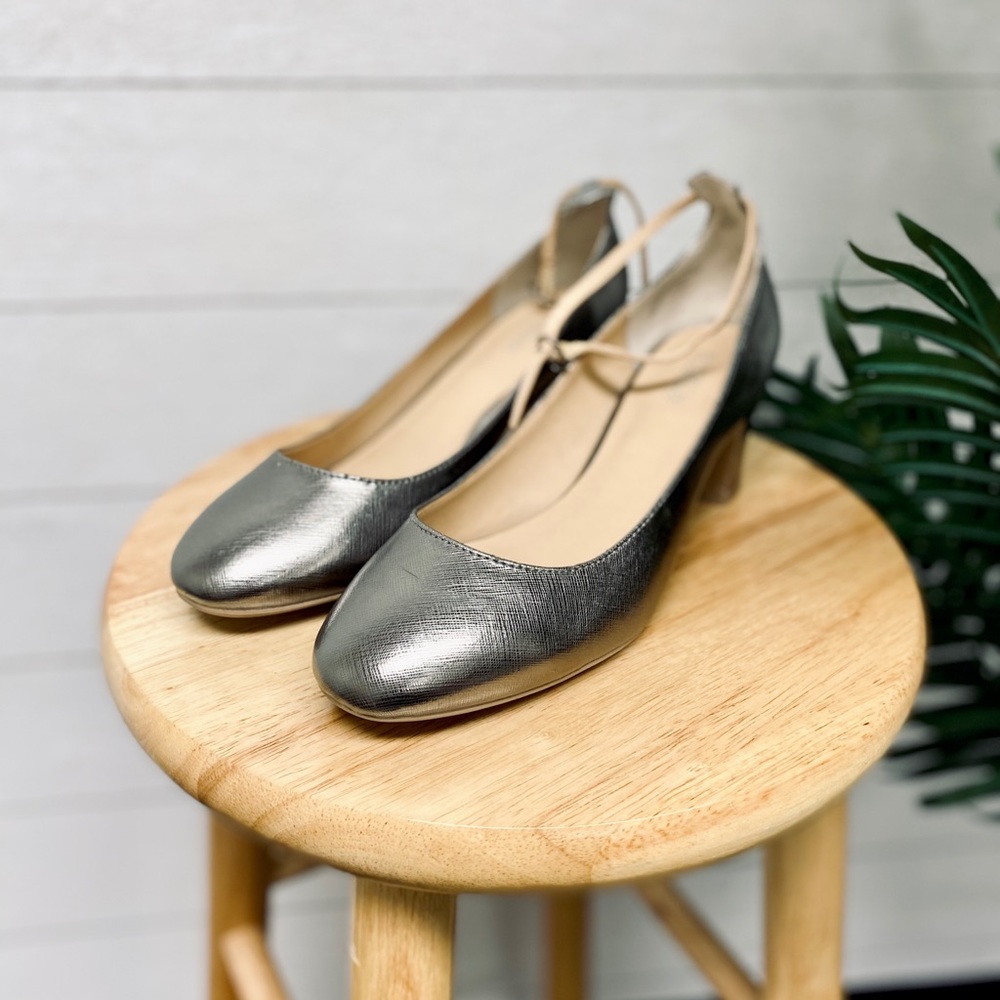 Anthropologie Seychelles Silver Mary Jane Pumps